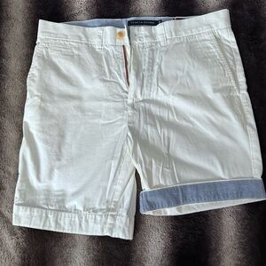 Tommy Hilfiger Cream Men's Flat Front Shorts